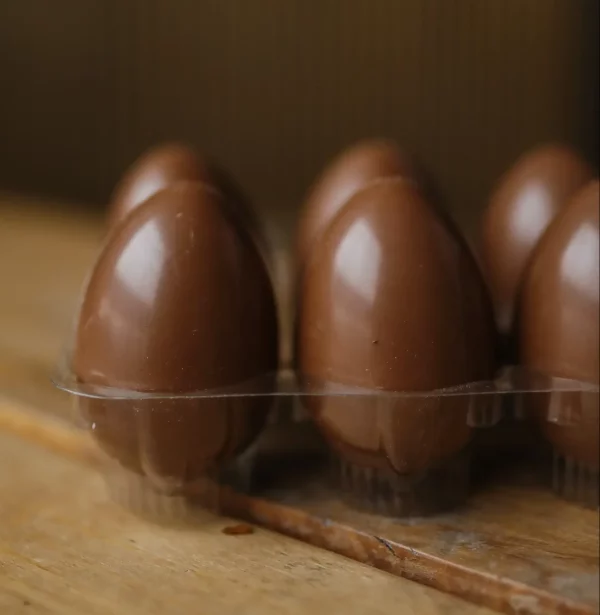 oeufs de pâques chocolat lait - Mocquin Cergy Artisan Chocolatier