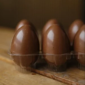 oeufs de pâques chocolat lait - Mocquin Cergy Artisan Chocolatier